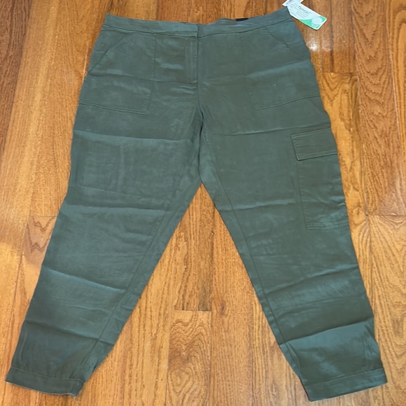 NWT REITMANS PETITE SLIM CROPPED PANTS CARGO POCKET ZIPPER SIZE 16 - Picture 2 of 10